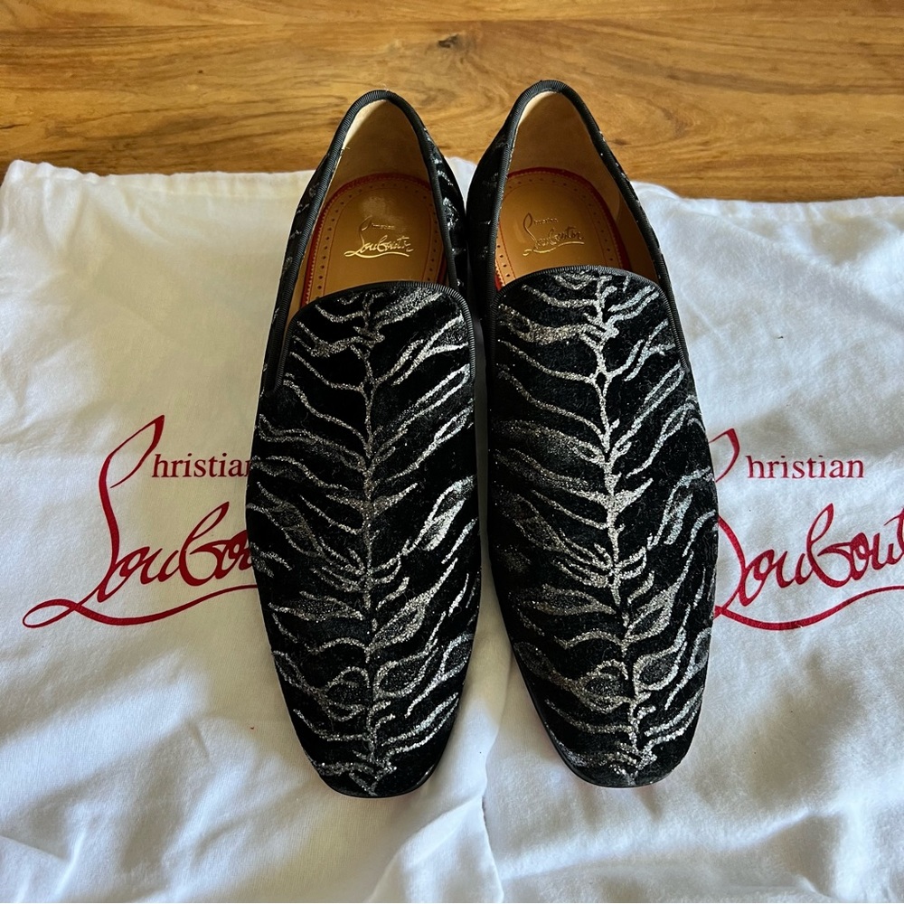 CHRISTIAN LOUBOUTIN COLONNAKI FLAT VELOURS BENGALE - SIZE 42 - BRAND NEW